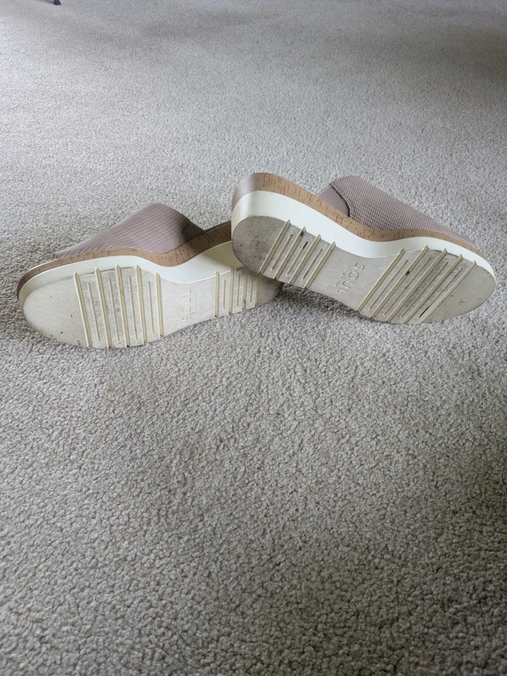 Soul Naturalizer taupe wedge